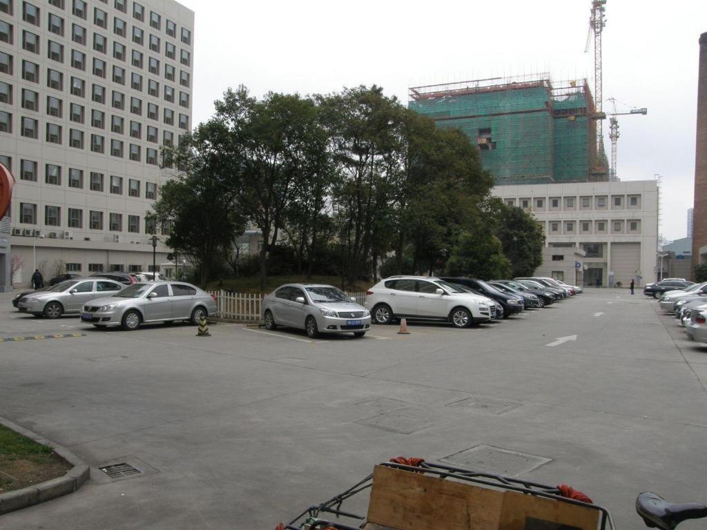 Jingjiang Select New Hongqiao 3*