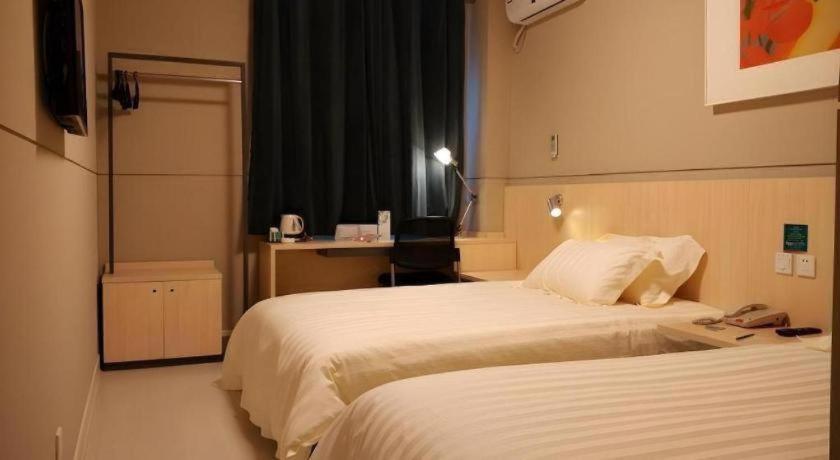 Jingjiang Select New Hongqiao 3*