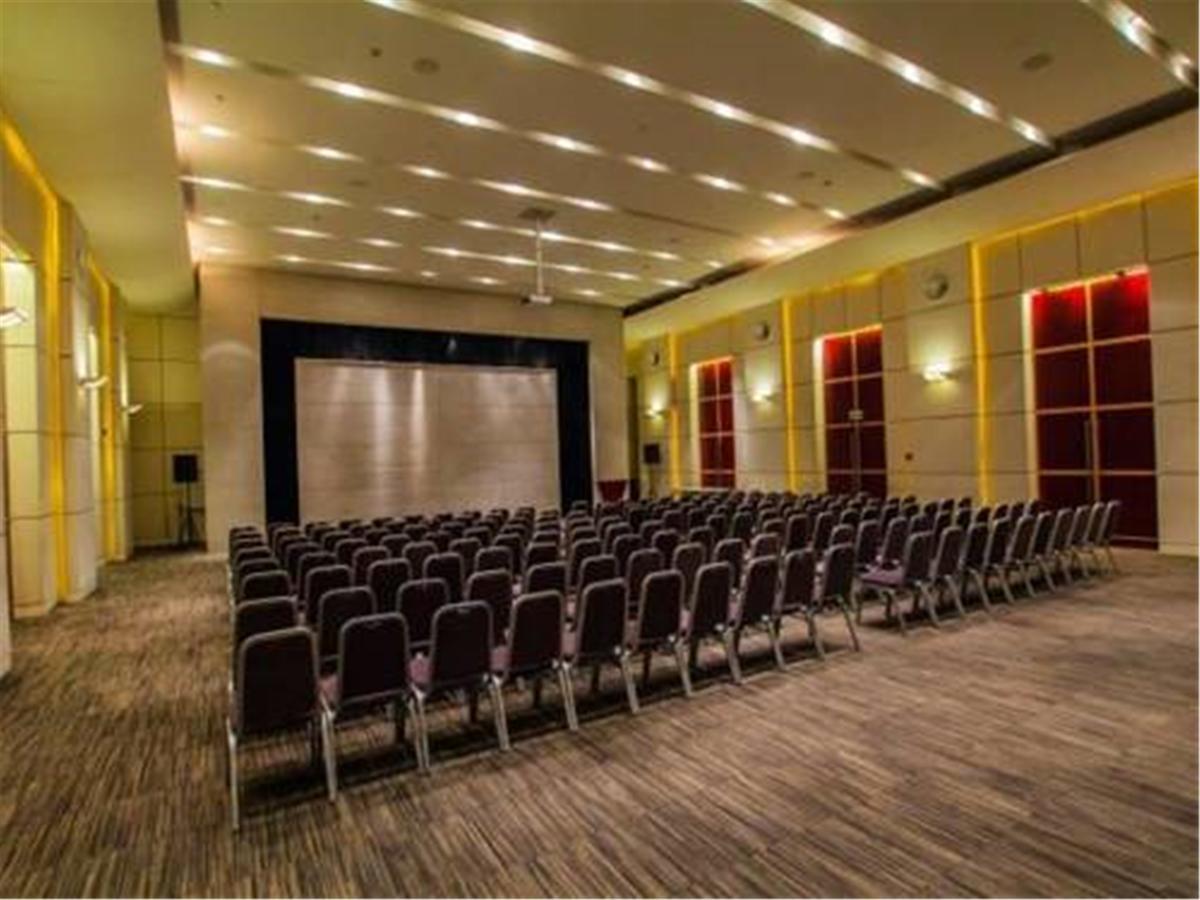 Hotel Jingjiang Select New Hongqiao 3*